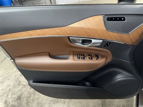 Certified 2025 Volvo XC90 B6 Plus image 20