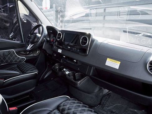 Used 2019 Mercedes-Benz Sprinter 144 image 40