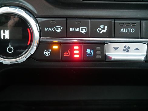 Used 2021 Ford F150 Lariat w/ Equipment Group 502A High image 22