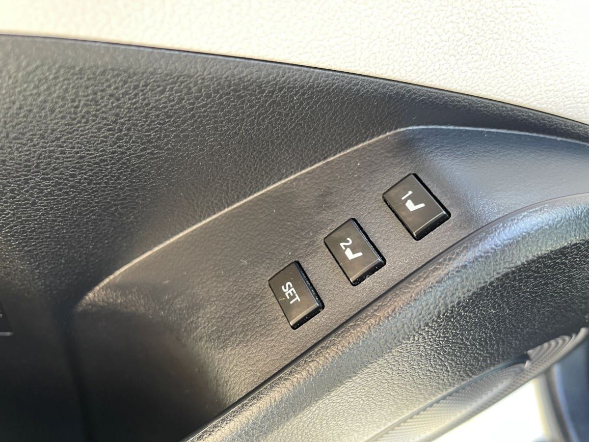 Used 2016 Toyota Mirai FWD image 19