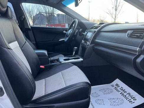 Used 2013 Toyota Camry SE w/ Convenience Pkg image 11