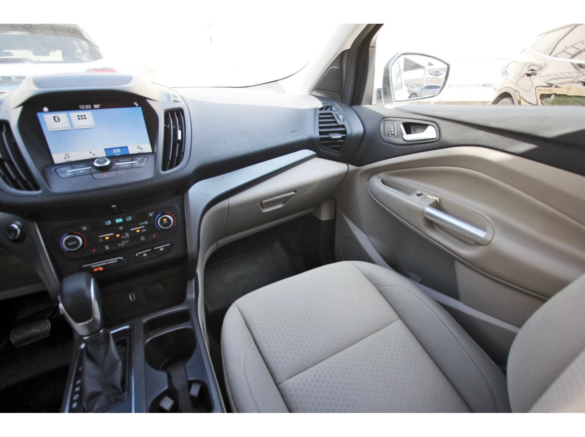 Used 2019 Ford Escape SE FWD image 12