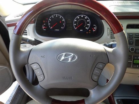 Used 2008 Hyundai Azera Limited image 32