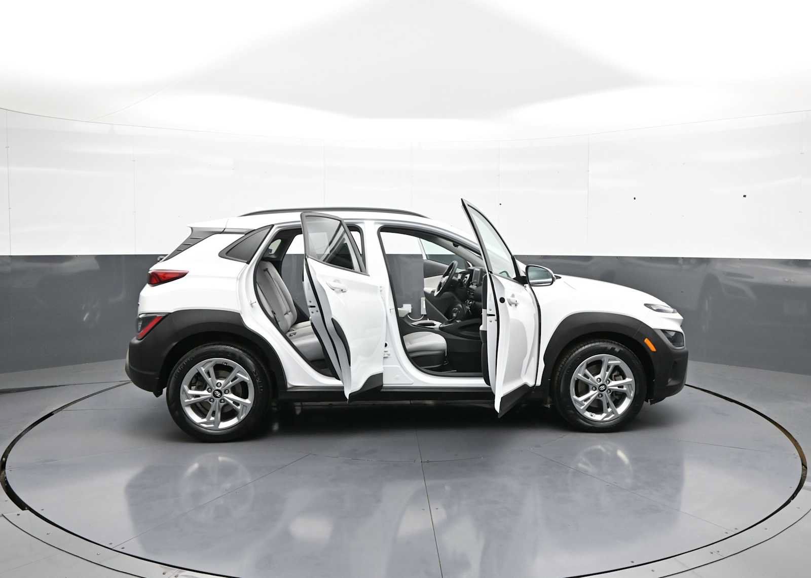 Certified 2023 Hyundai Kona SEL AWD/4WD image 39