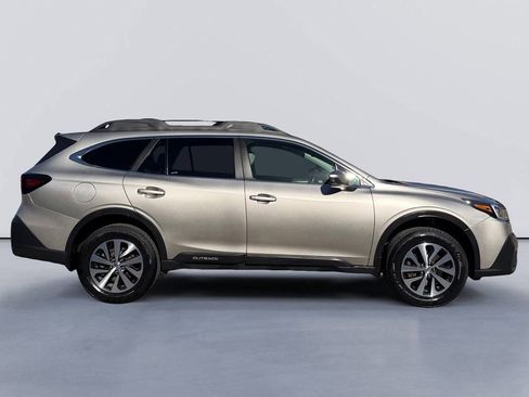 Used 2020 Subaru Outback Premium image 2