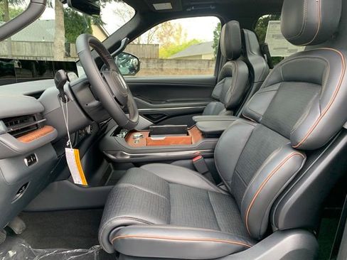 New 2026 Lincoln Navigator L Black Label AWD/4WD image 14