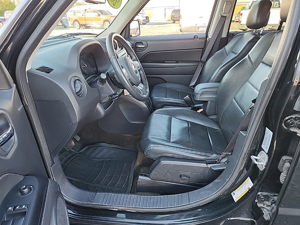 Used 2016 Jeep Patriot High Altitude AWD/4WD image 24