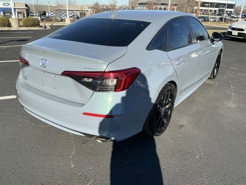 Used 2024 Honda Civic Sport image 3
