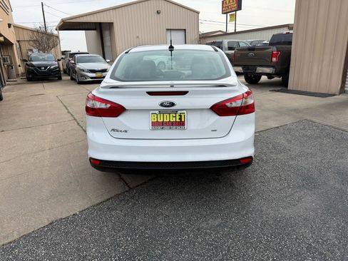 Used 2014 Ford Focus SE w/ Equipment Group 201A image 6