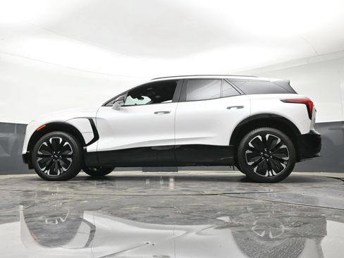 Used 2025 Chevrolet Blazer EV RS w/ Super Cruise Package AWD/4WD image 25