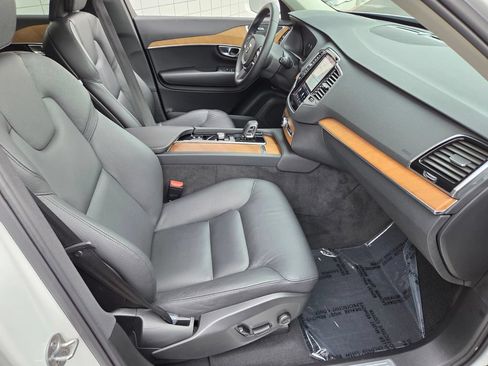 Used 2023 Volvo XC90 B6 Plus AWD/4WD image 22