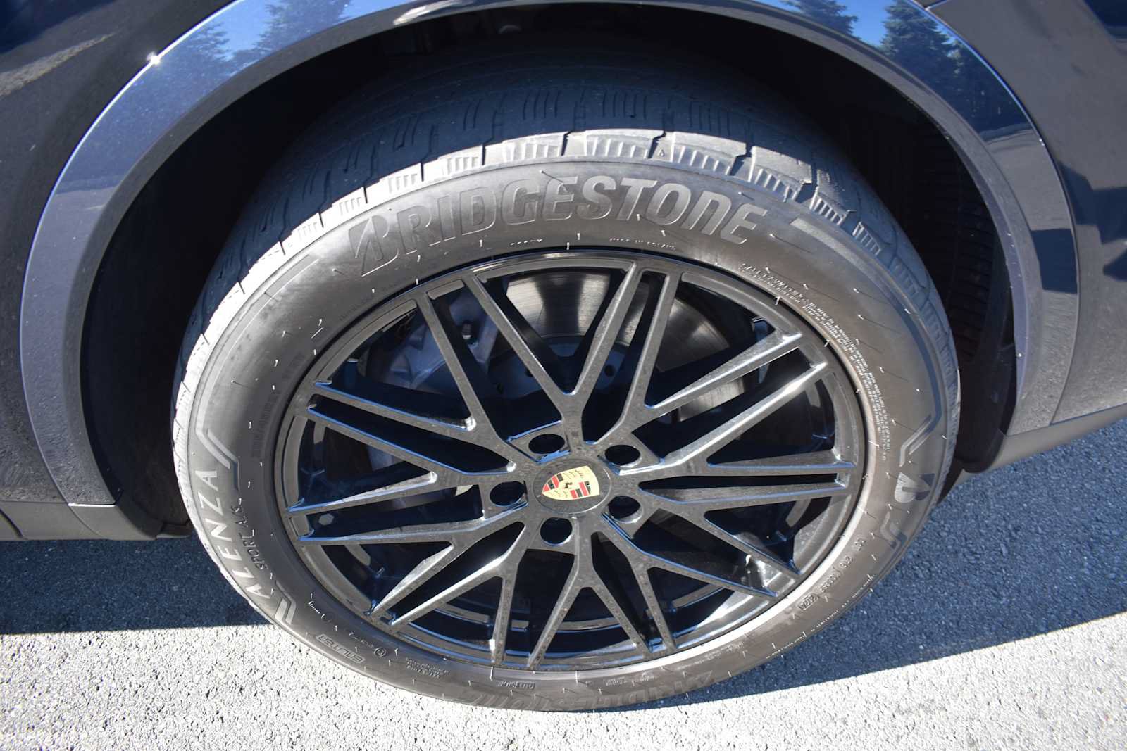 Used 2024 Porsche Cayenne AWD/4WD image 24