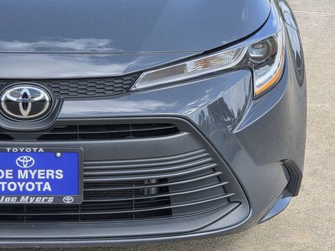 Used 2025 Toyota Corolla LE FWD image 4