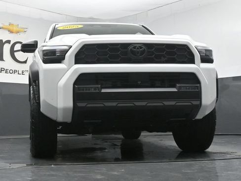 Used 2025 Toyota 4Runner TRD Off-Road Premium AWD/4WD image 3