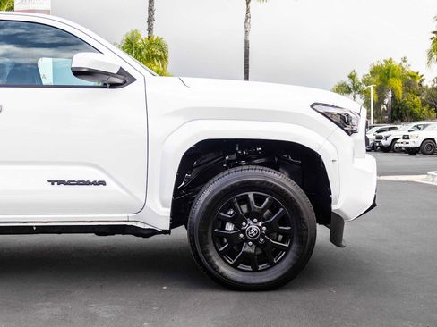 Certified 2025 Toyota Tacoma SR5 image 5