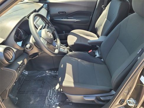 New 2025 Nissan Kicks Play S image 8