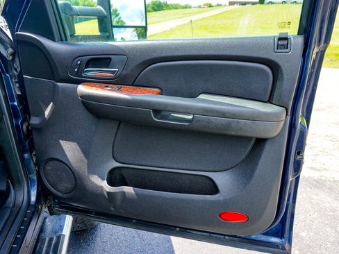Used 2007 Chevrolet Silverado 1500 LTZ w/ Safety Package image 26