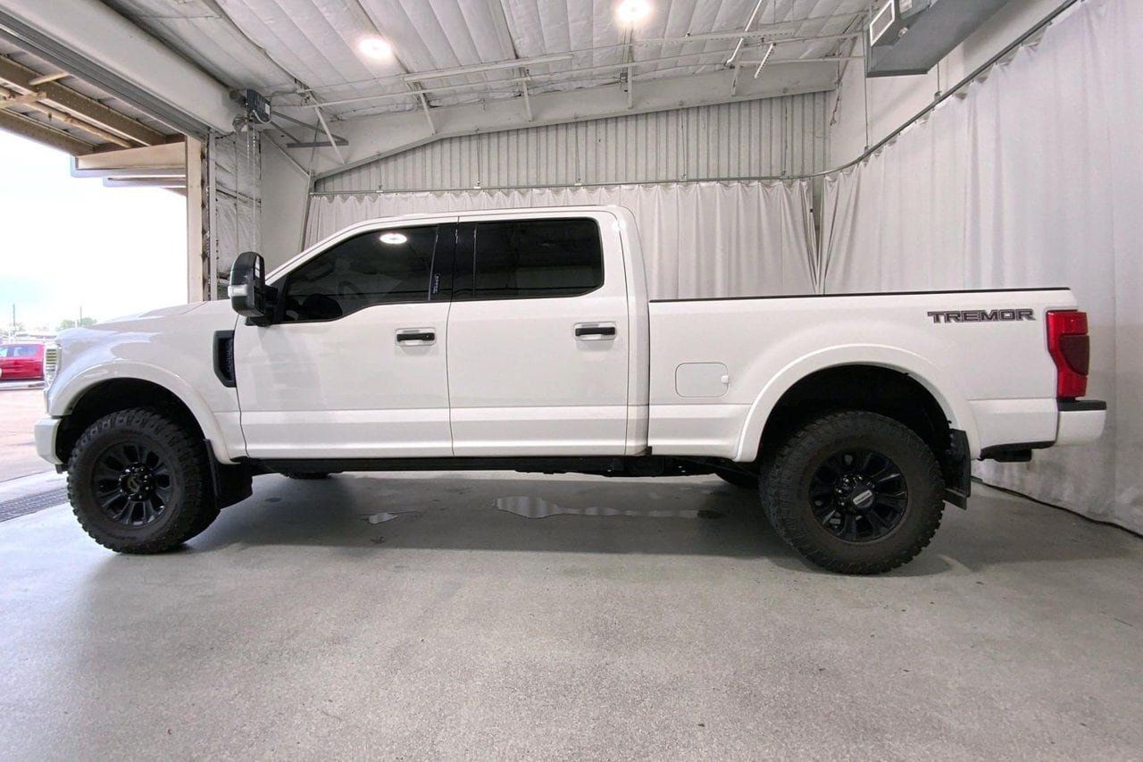 Used 2022 Ford F350 Platinum w/ Tremor Off-Road Package AWD/4WD image 26