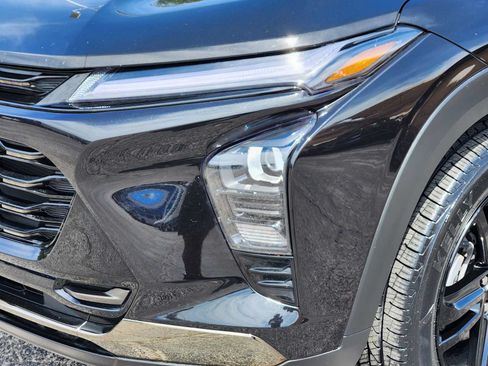 Certified 2025 Chevrolet Trax ACTIV w/ Driver Confidence Package FWD image 9