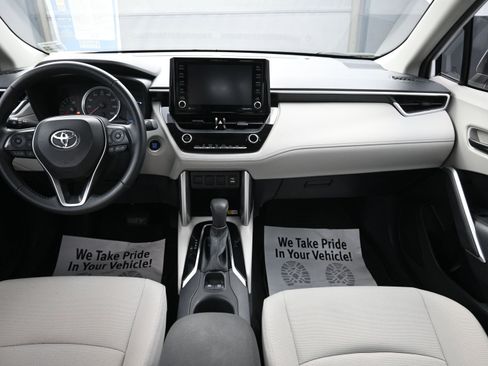 Used 2022 Toyota Corolla Cross LE image 19