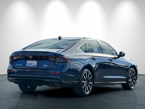 Used 2025 Honda Accord Touring image 4