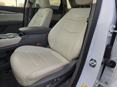New 2025 Cadillac XT5 Premium Luxury FWD image 24
