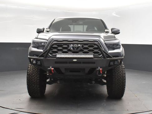 Used 2020 Toyota Tacoma TRD Off-Road image 10