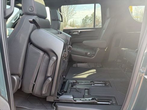 New 2026 Chevrolet Suburban RST w/ Comfort Package AWD/4WD image 20