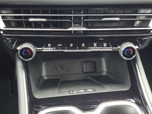 New 2026 Chevrolet Traverse Z71 image 15