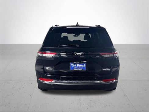Certified 2025 Jeep Grand Cherokee Laredo w/ MOPAR Finishing Package AWD/4WD image 8