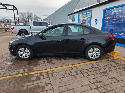 Used 2015 Chevrolet Cruze LS image 8