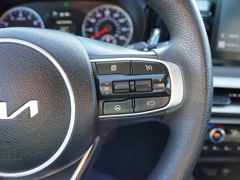 Used 2022 Kia K5 LXS image 26