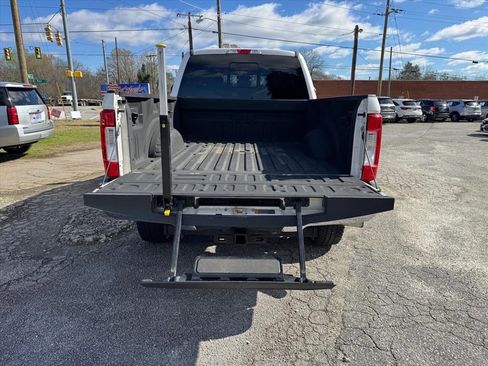 Used 2017 Ford F250 Lariat w/ FX4 Off-Road Package image 11