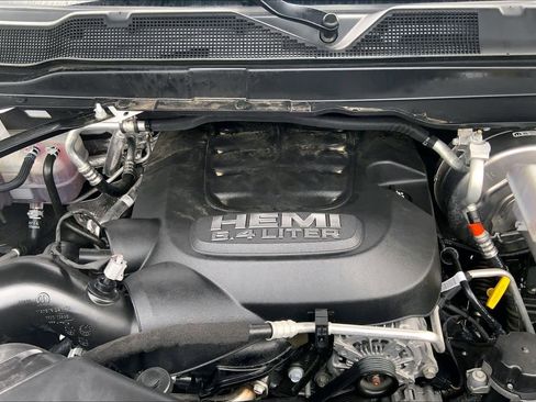 Used 2025 RAM 2500 Big Horn AWD/4WD image 30