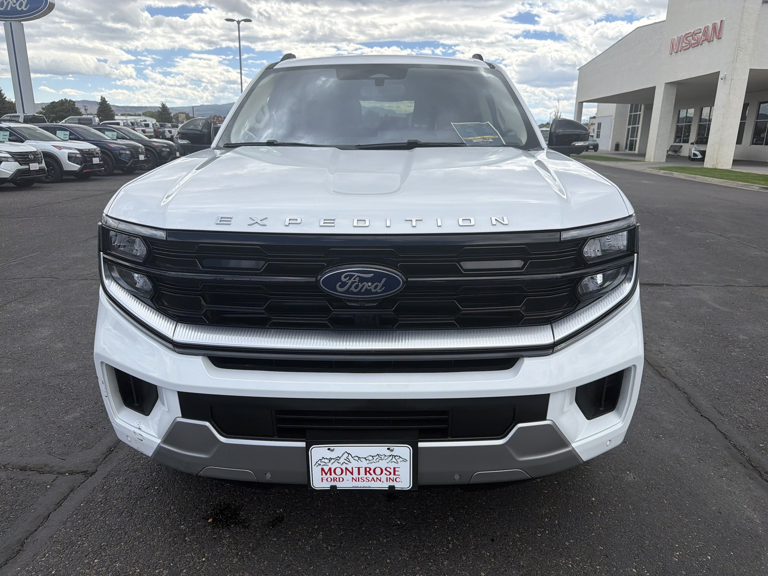 Used 2025 Ford Expedition Max Platinum AWD/4WD image 2