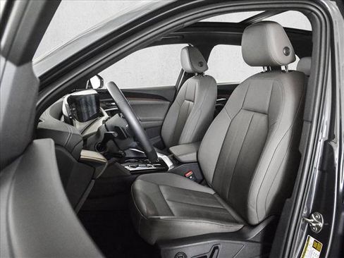 Certified 2025 Audi Q5 Premium w/ Convenience Package AWD/4WD image 17