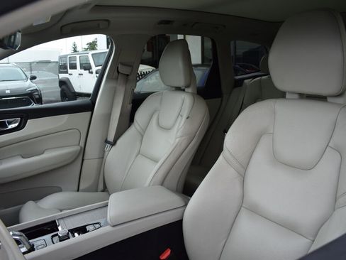 Used 2018 Volvo XC60 T8 Inscription w/ Vision Package image 17