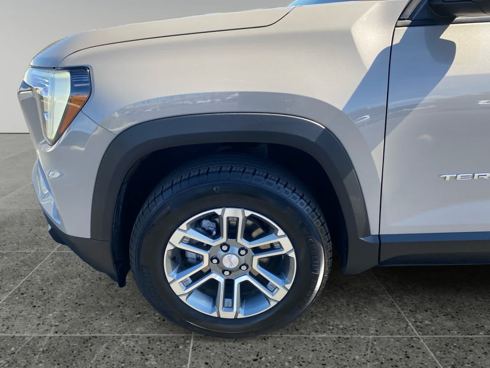 Used 2025 GMC Terrain Elevation AWD/4WD image 14