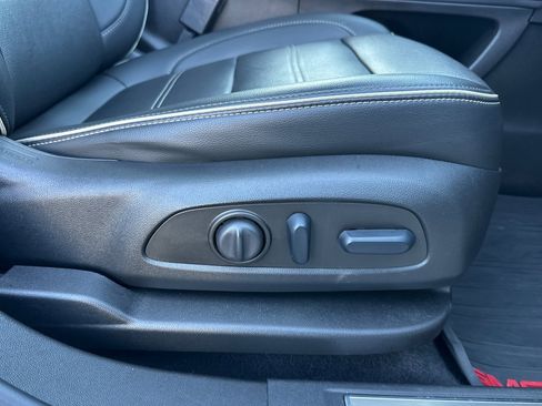 Used 2023 GMC Acadia Denali w/ Denali Ultimate Package image 25