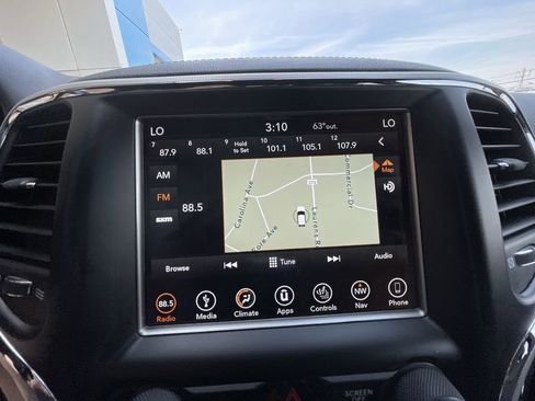 Used 2018 Jeep Grand Cherokee Limited RWD image 13