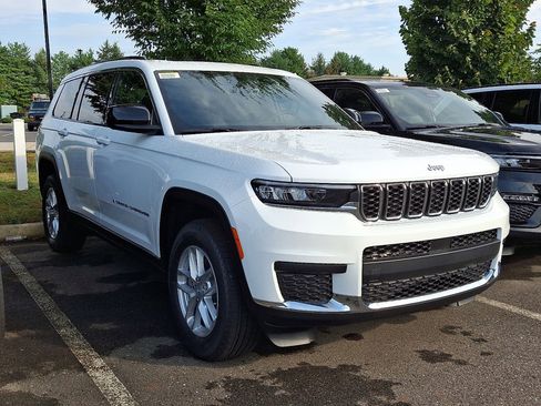 New 2025 Jeep Grand Cherokee L Laredo image 3