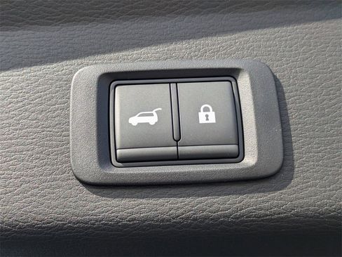 New 2026 Mitsubishi Outlander SE image 13