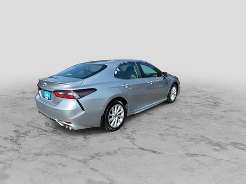 Used 2024 Toyota Camry SE FWD image 8