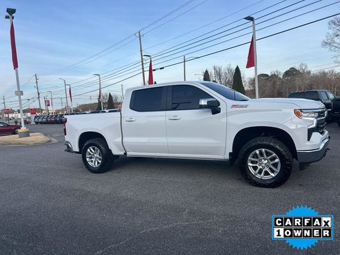 Used 2024 Chevrolet Silverado 1500 LT image 2