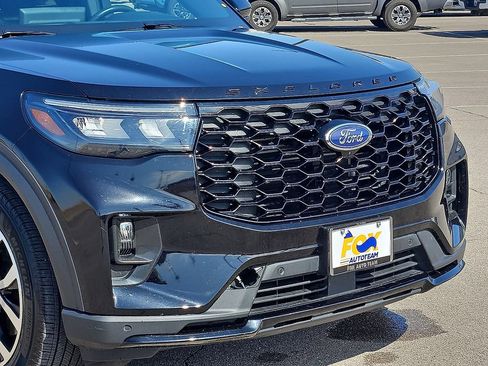 Used 2025 Ford Explorer ST-Line AWD/4WD image 7