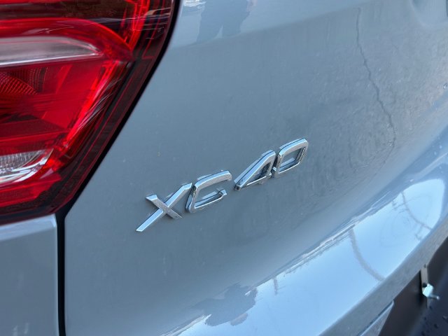 Certified 2025 Volvo XC40 B5 Ultra AWD/4WD image 12