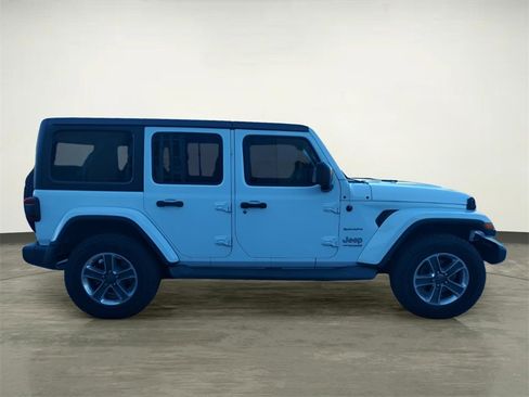 Used 2018 Jeep Wrangler Unlimited Sahara image 6