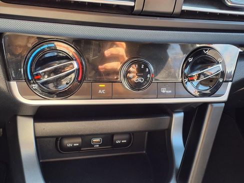 Used 2021 Kia Seltos S image 19