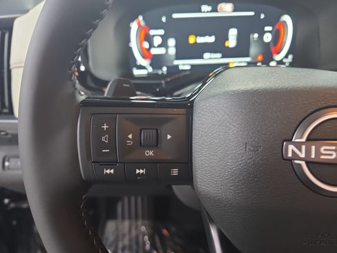 New 2026 Nissan Pathfinder SL FWD image 17