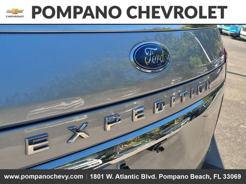 Used 2023 Ford Expedition Max Limited image 7